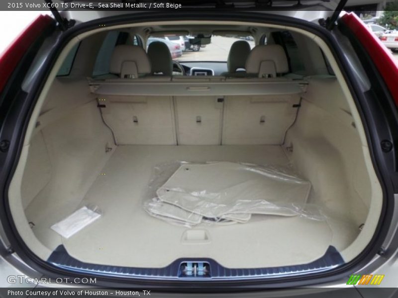 Sea Shell Metallic / Soft Beige 2015 Volvo XC60 T5 Drive-E