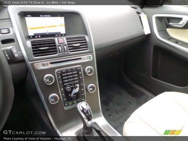 Controls of 2015 XC60 T6 Drive-E