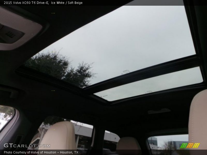 Sunroof of 2015 XC60 T6 Drive-E