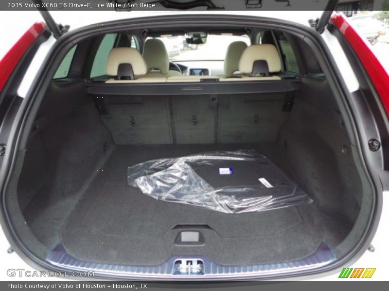  2015 XC60 T6 Drive-E Trunk