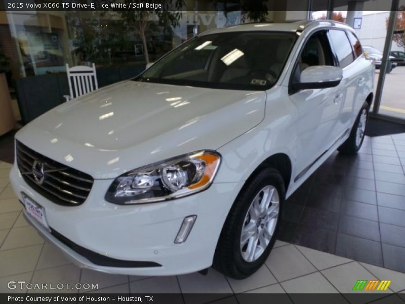 Ice White / Soft Beige 2015 Volvo XC60 T5 Drive-E