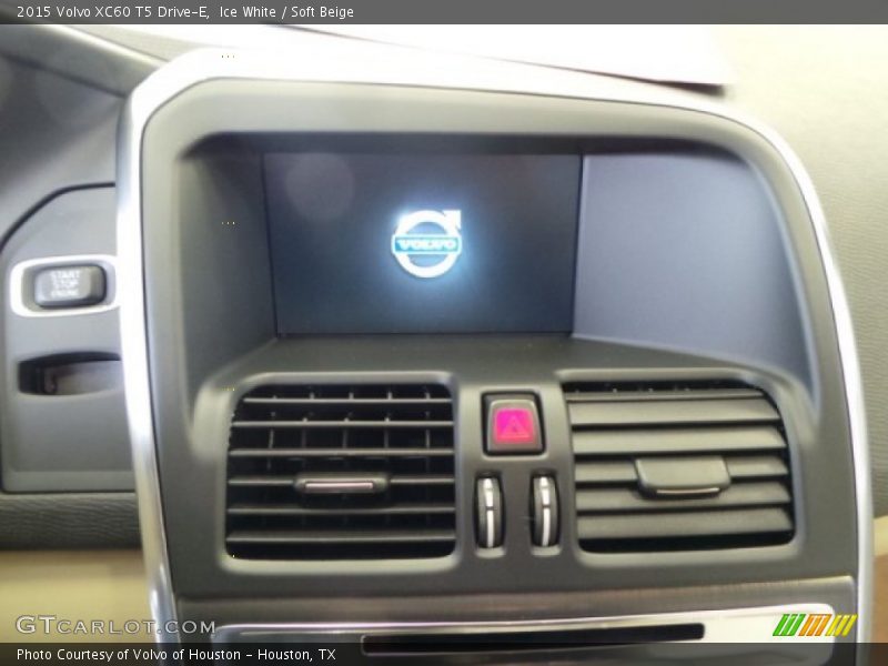 Ice White / Soft Beige 2015 Volvo XC60 T5 Drive-E