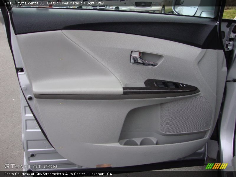 Classic Silver Metallic / Light Gray 2013 Toyota Venza LE