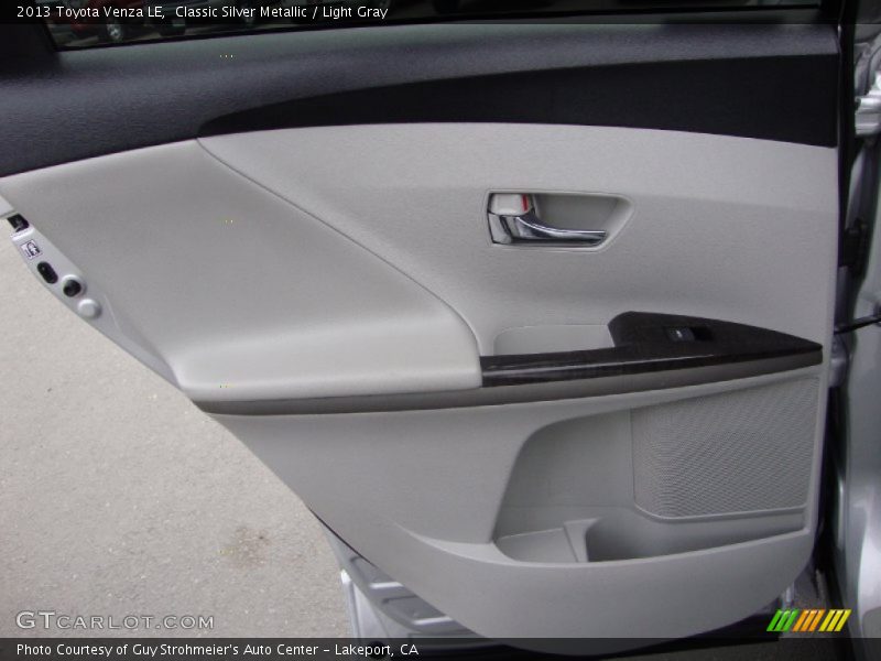 Classic Silver Metallic / Light Gray 2013 Toyota Venza LE