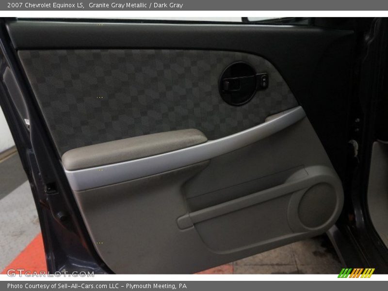 Granite Gray Metallic / Dark Gray 2007 Chevrolet Equinox LS
