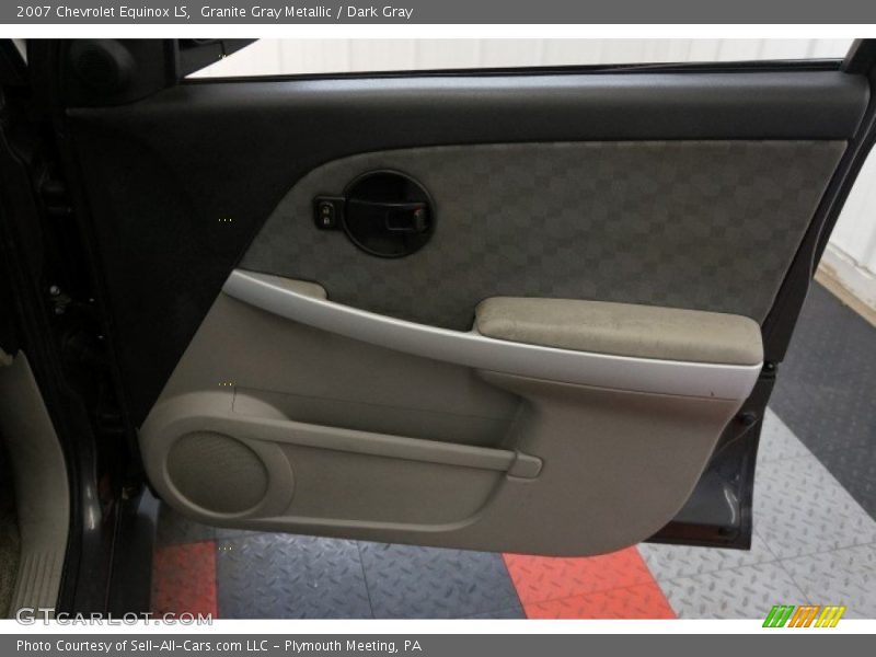 Granite Gray Metallic / Dark Gray 2007 Chevrolet Equinox LS