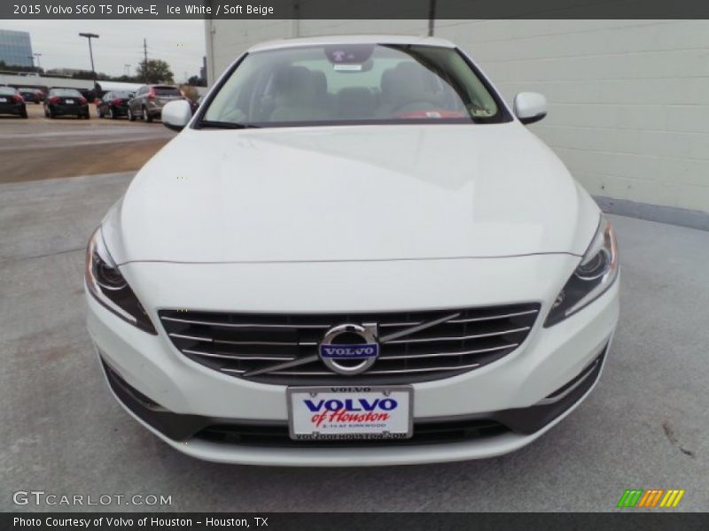 Ice White / Soft Beige 2015 Volvo S60 T5 Drive-E