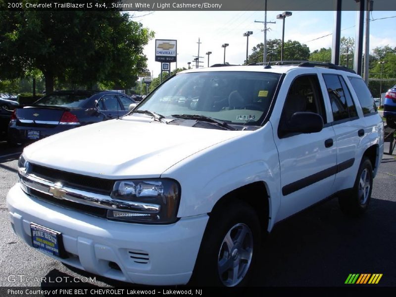 Summit White / Light Cashmere/Ebony 2005 Chevrolet TrailBlazer LS 4x4