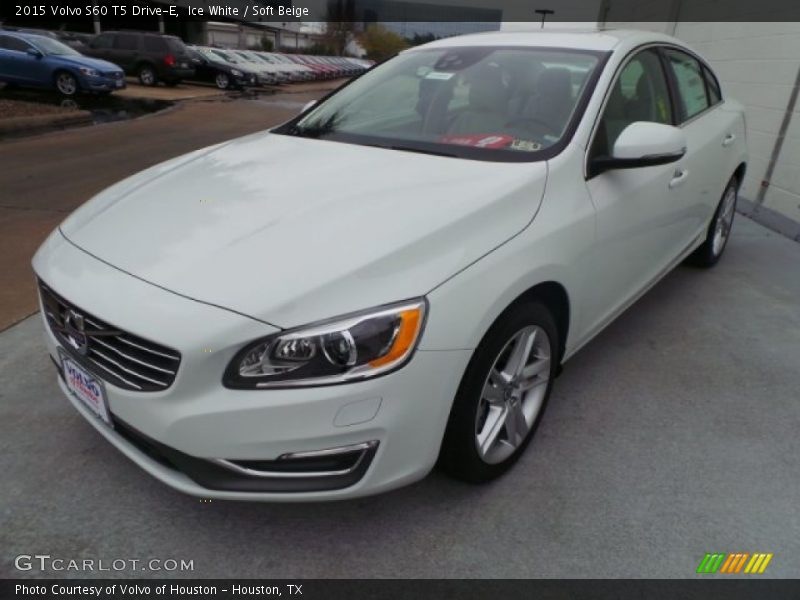 Ice White / Soft Beige 2015 Volvo S60 T5 Drive-E
