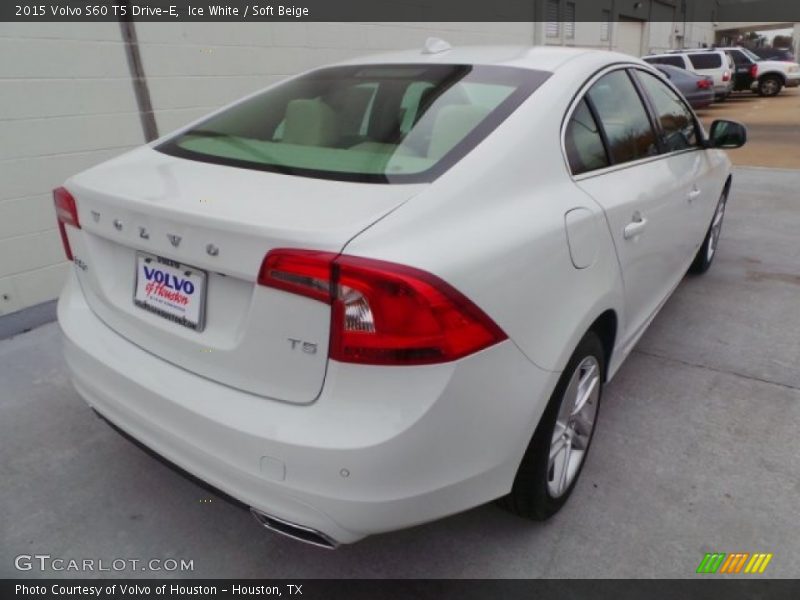 Ice White / Soft Beige 2015 Volvo S60 T5 Drive-E