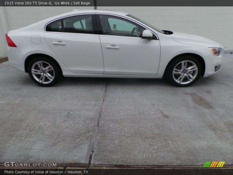 Ice White / Soft Beige 2015 Volvo S60 T5 Drive-E