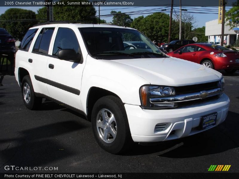 Summit White / Light Cashmere/Ebony 2005 Chevrolet TrailBlazer LS 4x4