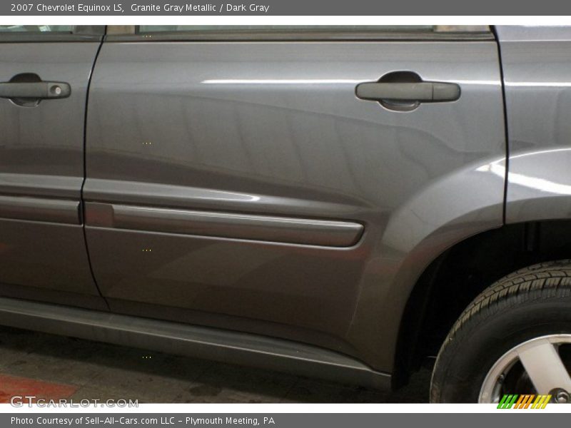 Granite Gray Metallic / Dark Gray 2007 Chevrolet Equinox LS
