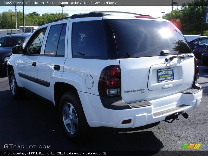 Summit White / Light Cashmere/Ebony 2005 Chevrolet TrailBlazer LS 4x4