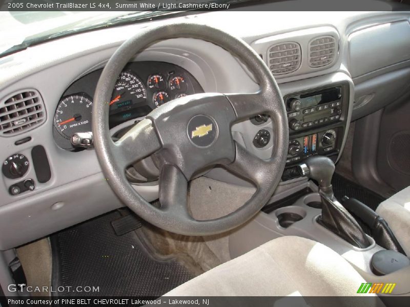 Summit White / Light Cashmere/Ebony 2005 Chevrolet TrailBlazer LS 4x4