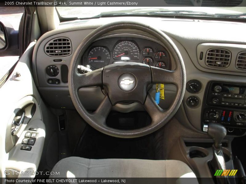 Summit White / Light Cashmere/Ebony 2005 Chevrolet TrailBlazer LS 4x4