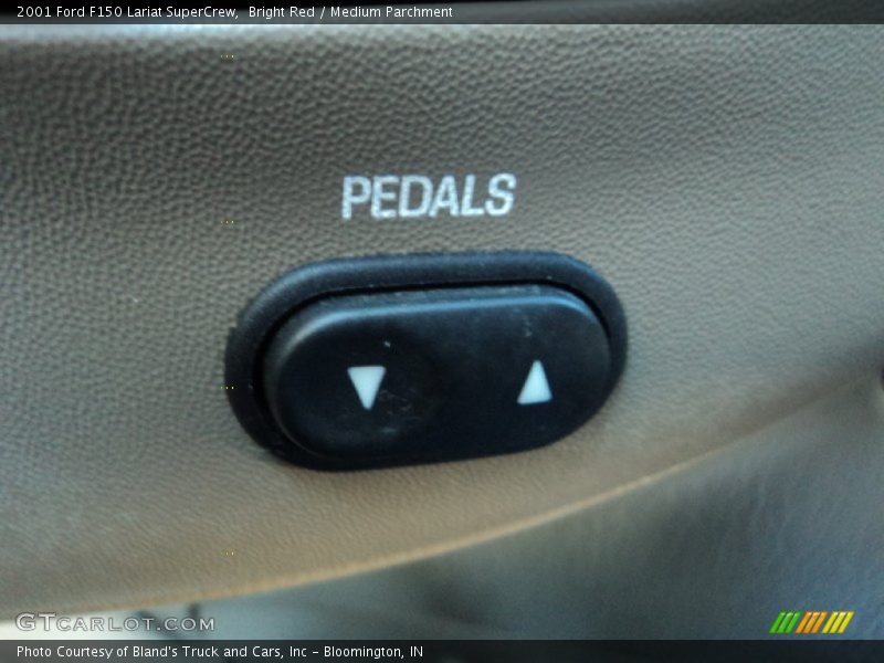Bright Red / Medium Parchment 2001 Ford F150 Lariat SuperCrew