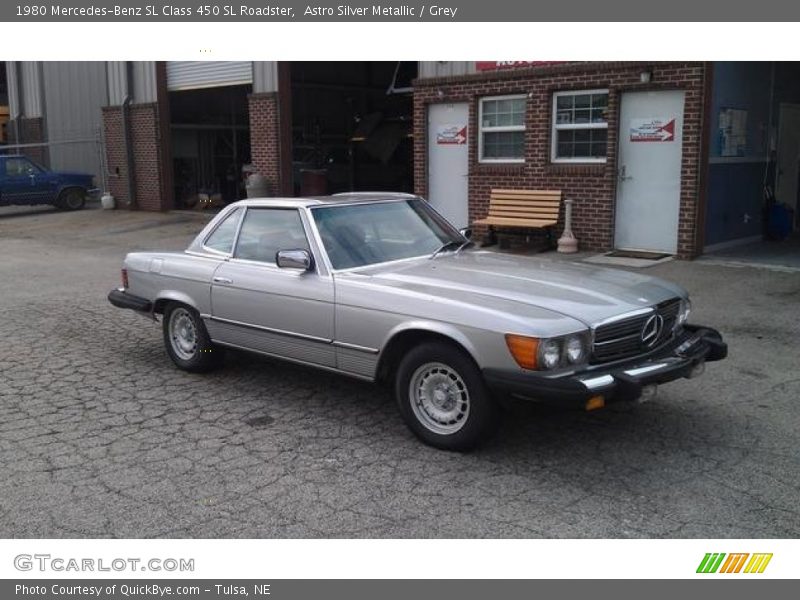 Front 3/4 View of 1980 SL Class 450 SL Roadster