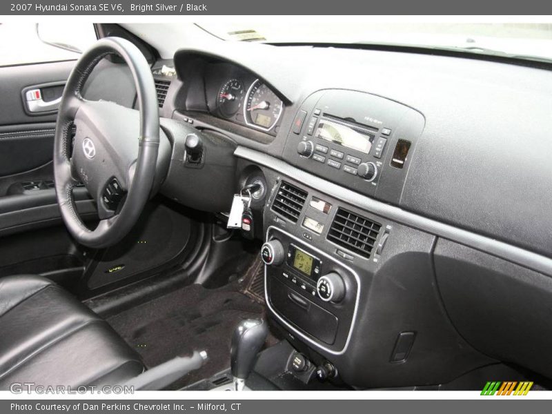 Bright Silver / Black 2007 Hyundai Sonata SE V6