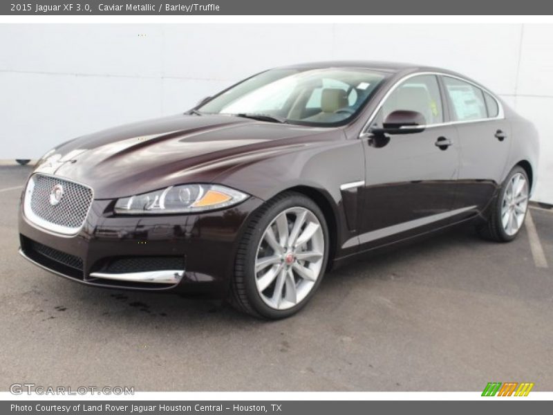 Front 3/4 View of 2015 XF 3.0