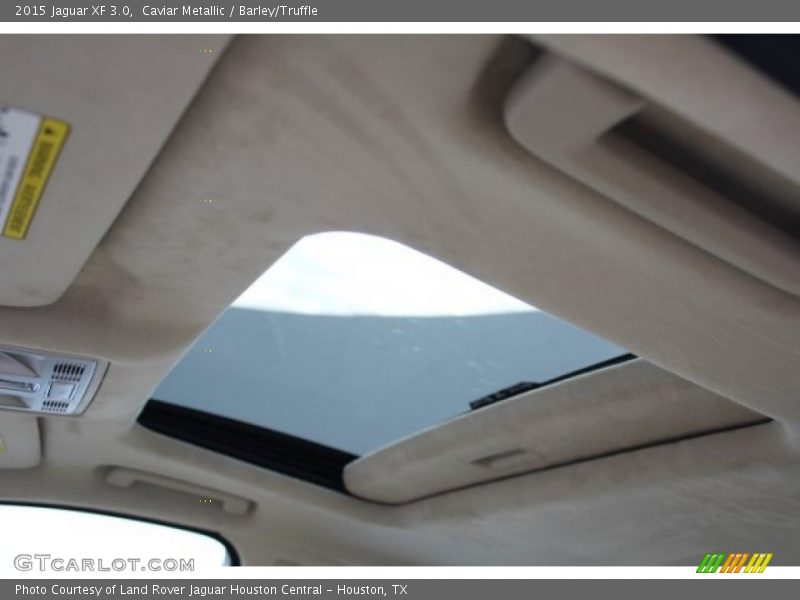 Sunroof of 2015 XF 3.0
