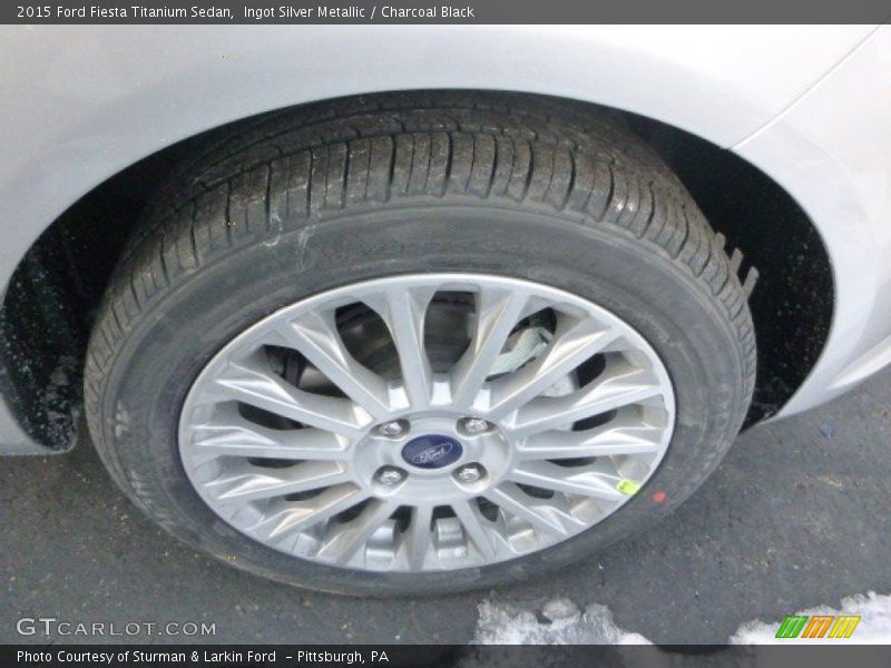 Ingot Silver Metallic / Charcoal Black 2015 Ford Fiesta Titanium Sedan