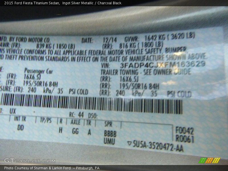 Ingot Silver Metallic / Charcoal Black 2015 Ford Fiesta Titanium Sedan