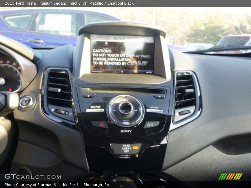 Ingot Silver Metallic / Charcoal Black 2015 Ford Fiesta Titanium Sedan