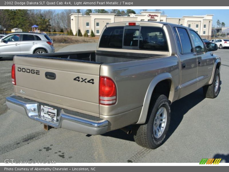 Light Almond Pearl Metallic / Taupe 2002 Dodge Dakota SLT Quad Cab 4x4