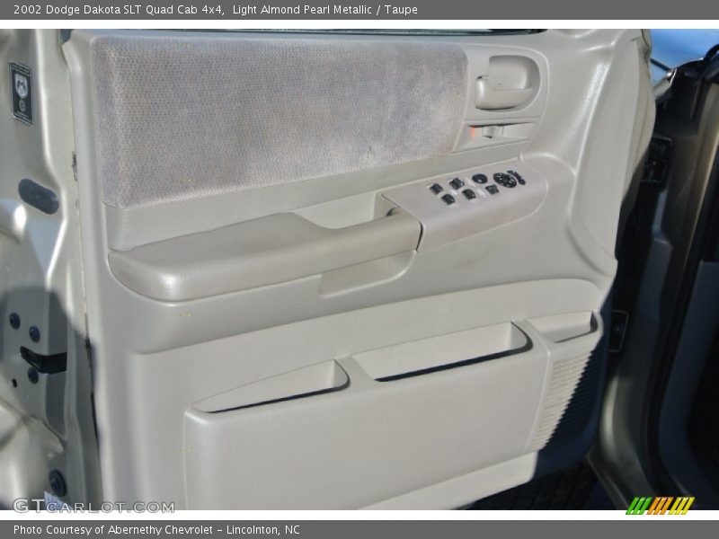 Light Almond Pearl Metallic / Taupe 2002 Dodge Dakota SLT Quad Cab 4x4
