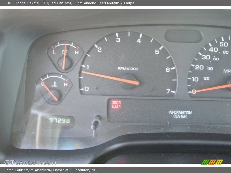 Light Almond Pearl Metallic / Taupe 2002 Dodge Dakota SLT Quad Cab 4x4