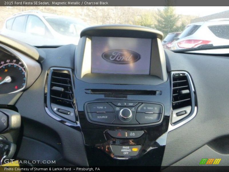 Magnetic Metallic / Charcoal Black 2015 Ford Fiesta SE Sedan