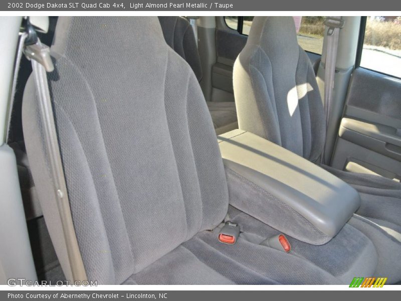 Light Almond Pearl Metallic / Taupe 2002 Dodge Dakota SLT Quad Cab 4x4