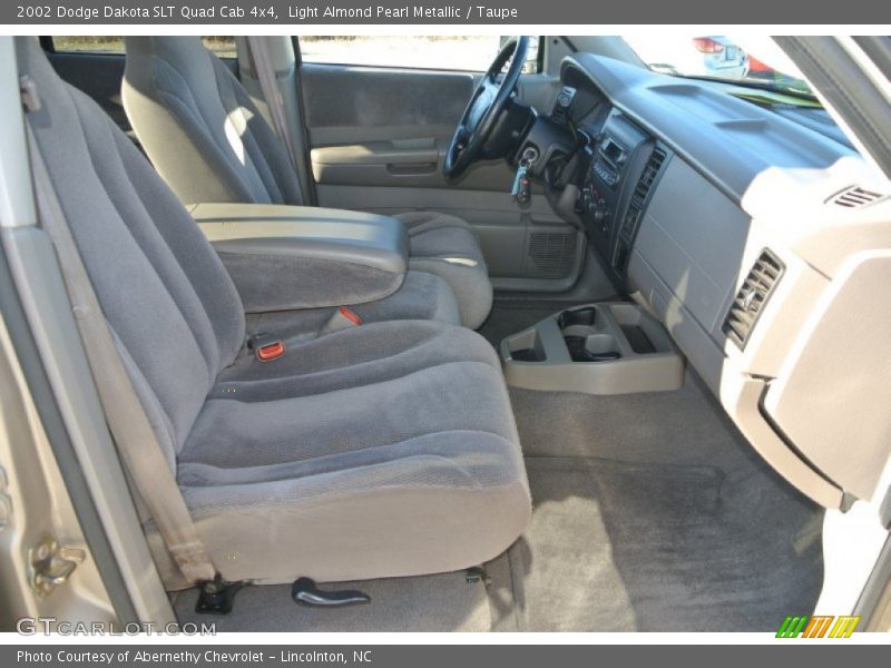 Light Almond Pearl Metallic / Taupe 2002 Dodge Dakota SLT Quad Cab 4x4