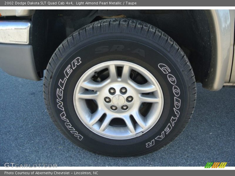 Light Almond Pearl Metallic / Taupe 2002 Dodge Dakota SLT Quad Cab 4x4