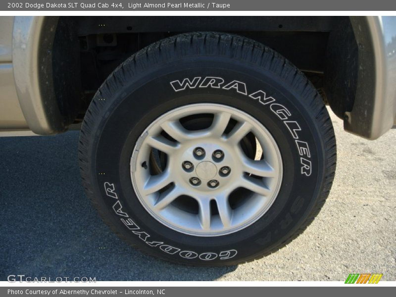Light Almond Pearl Metallic / Taupe 2002 Dodge Dakota SLT Quad Cab 4x4