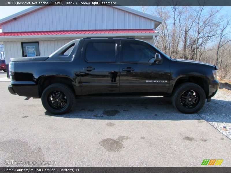 Black / Ebony/Light Cashmere 2007 Chevrolet Avalanche LT 4WD
