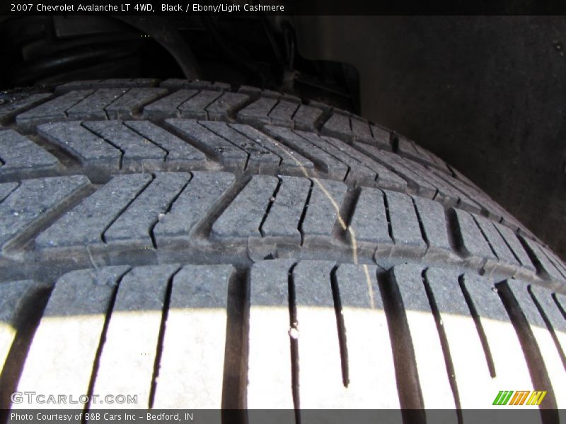 Black / Ebony/Light Cashmere 2007 Chevrolet Avalanche LT 4WD
