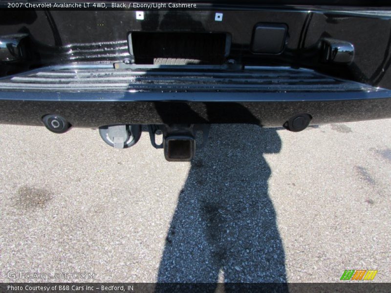Black / Ebony/Light Cashmere 2007 Chevrolet Avalanche LT 4WD