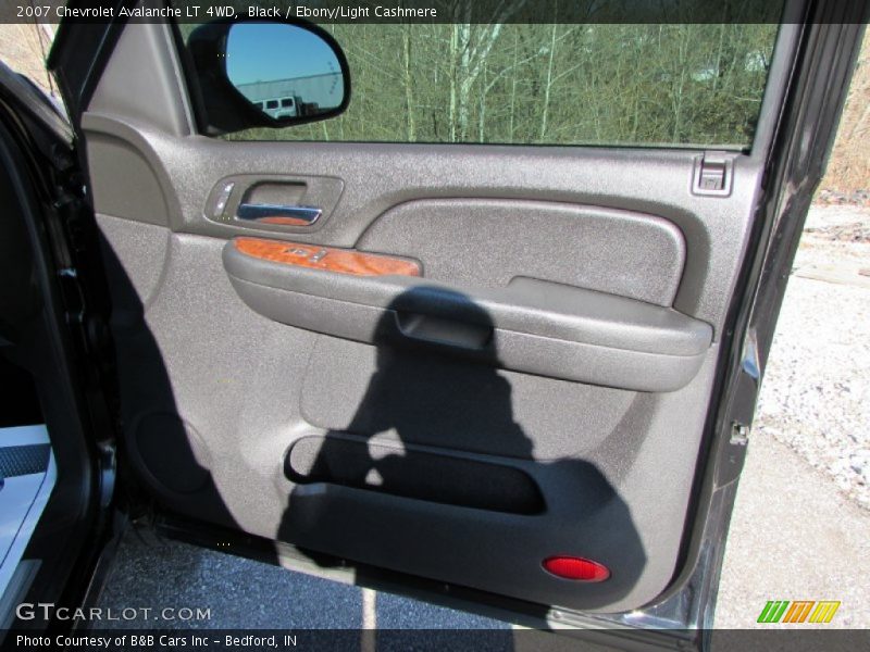 Black / Ebony/Light Cashmere 2007 Chevrolet Avalanche LT 4WD