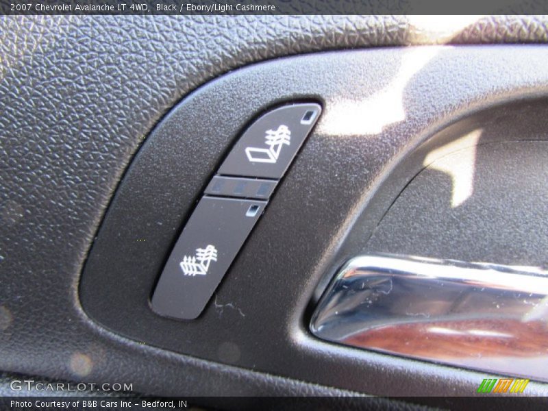 Black / Ebony/Light Cashmere 2007 Chevrolet Avalanche LT 4WD