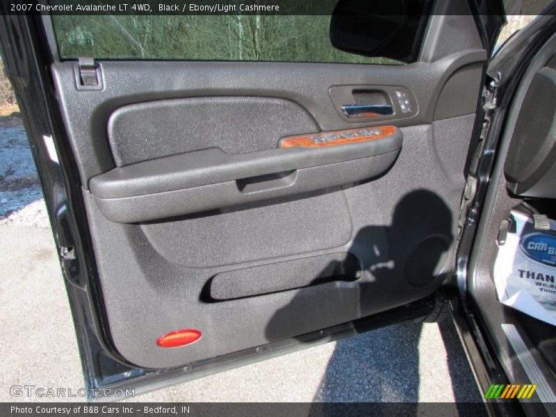 Black / Ebony/Light Cashmere 2007 Chevrolet Avalanche LT 4WD