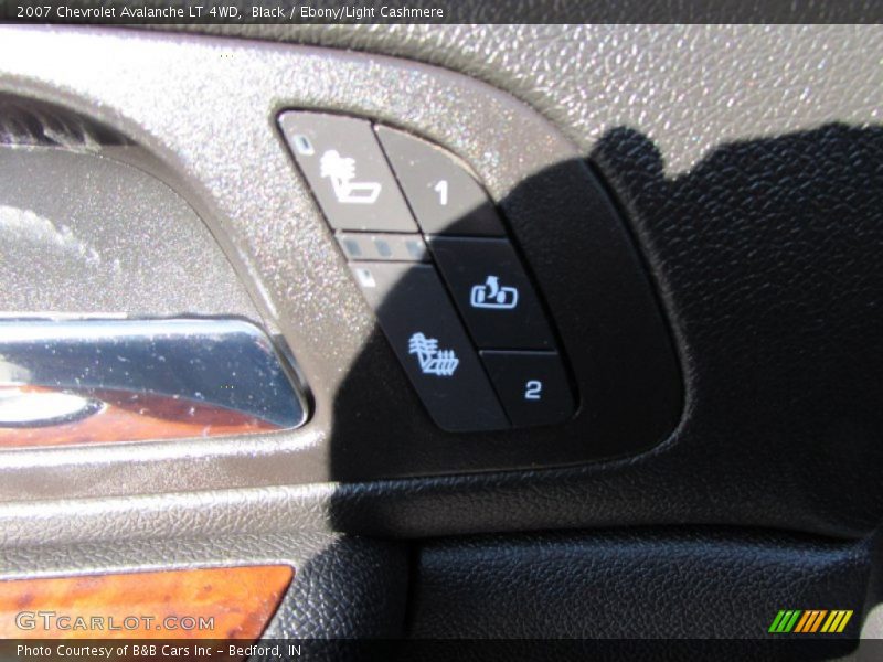 Black / Ebony/Light Cashmere 2007 Chevrolet Avalanche LT 4WD