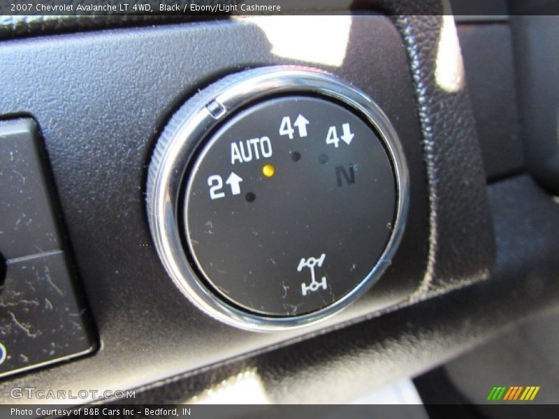 Black / Ebony/Light Cashmere 2007 Chevrolet Avalanche LT 4WD