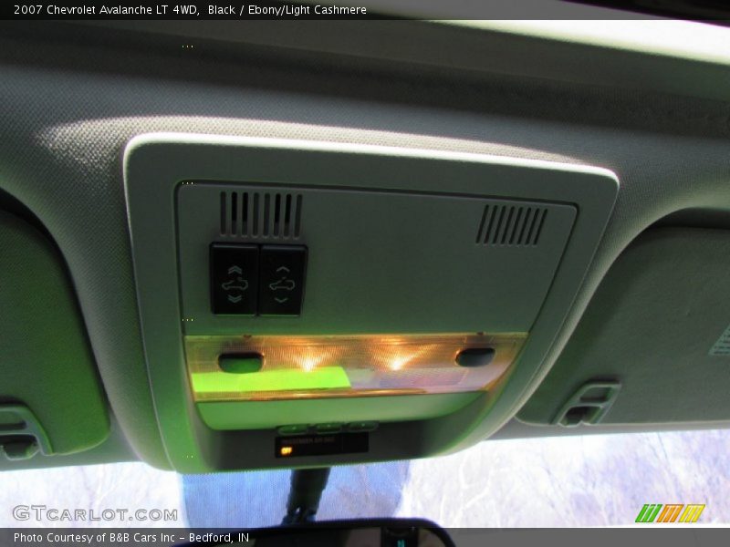 Black / Ebony/Light Cashmere 2007 Chevrolet Avalanche LT 4WD
