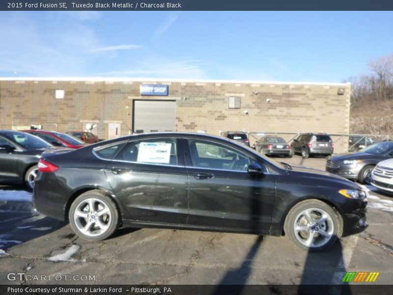 Tuxedo Black Metallic / Charcoal Black 2015 Ford Fusion SE