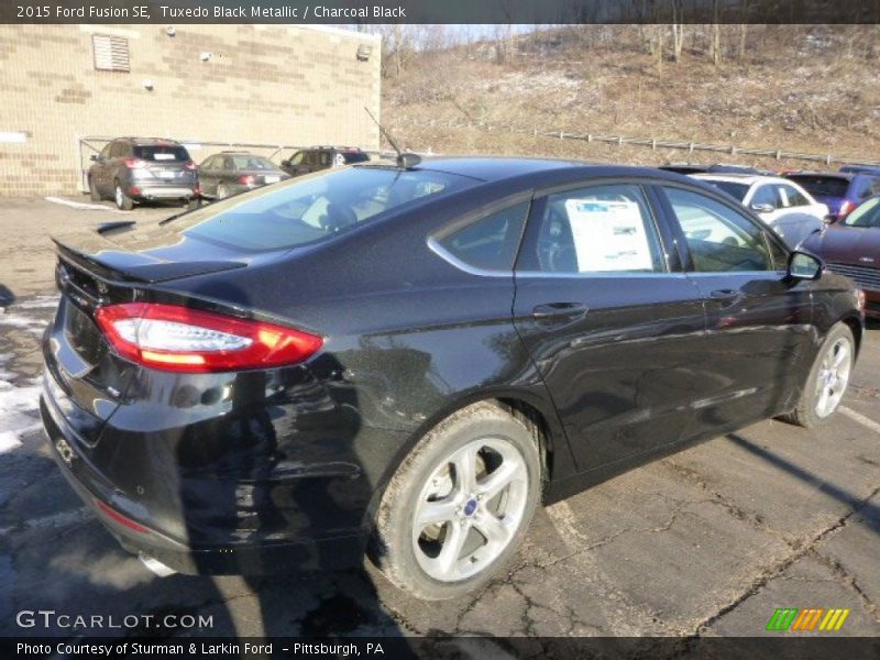 Tuxedo Black Metallic / Charcoal Black 2015 Ford Fusion SE