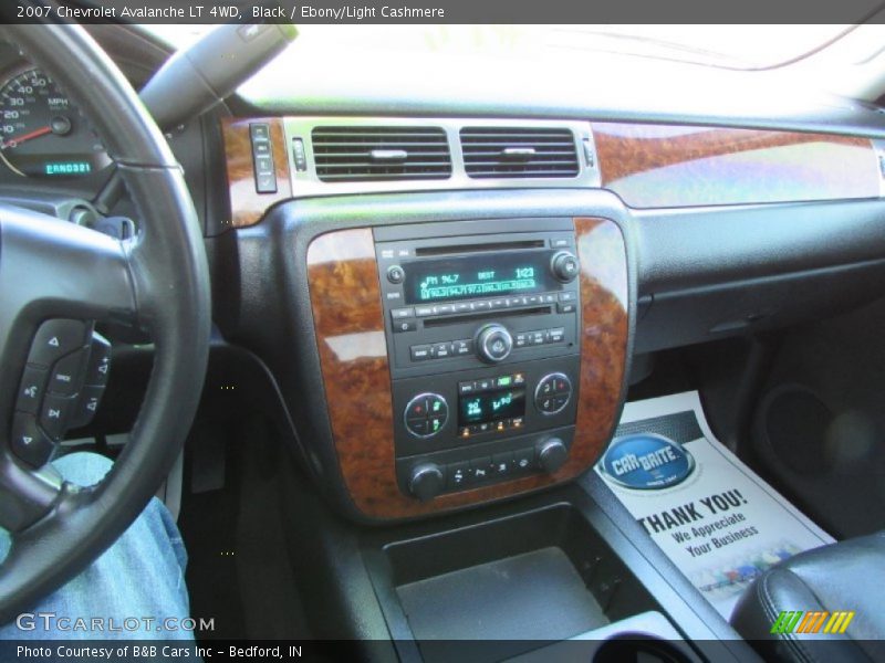Black / Ebony/Light Cashmere 2007 Chevrolet Avalanche LT 4WD