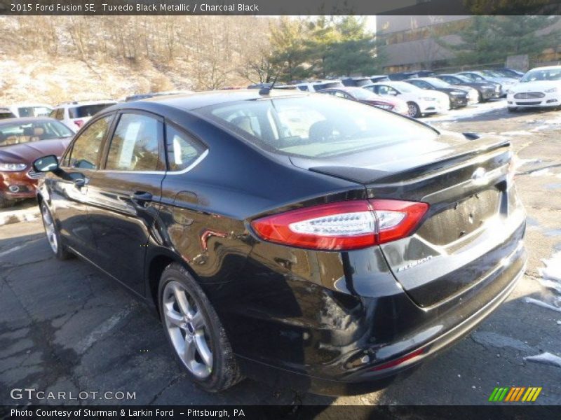Tuxedo Black Metallic / Charcoal Black 2015 Ford Fusion SE