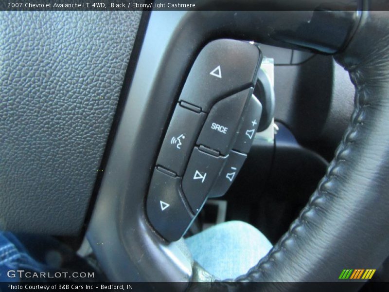 Black / Ebony/Light Cashmere 2007 Chevrolet Avalanche LT 4WD